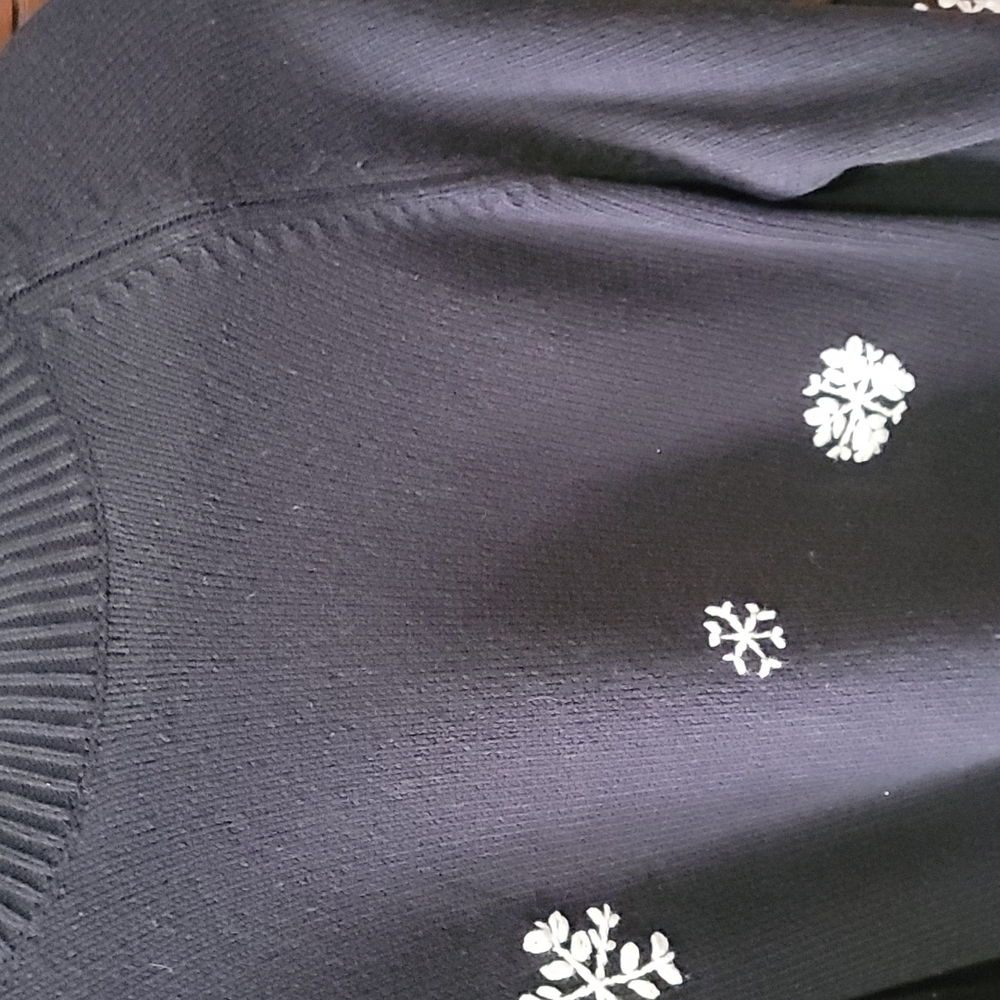 Snowflake sweater - Picture 2 of 4